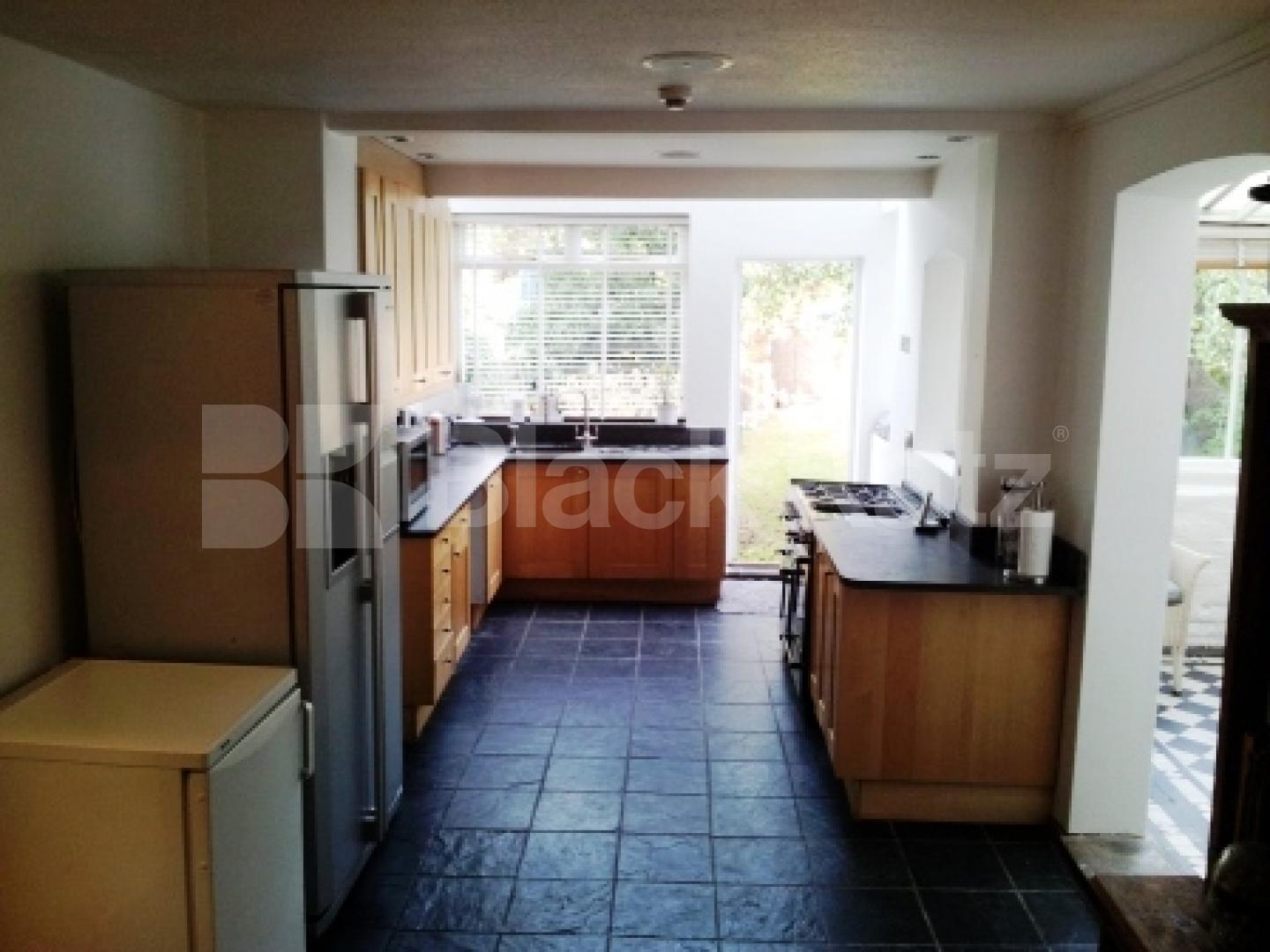 			5 Bedroom, 1 bath, 1 reception House			 Weston Park, CROUCH END